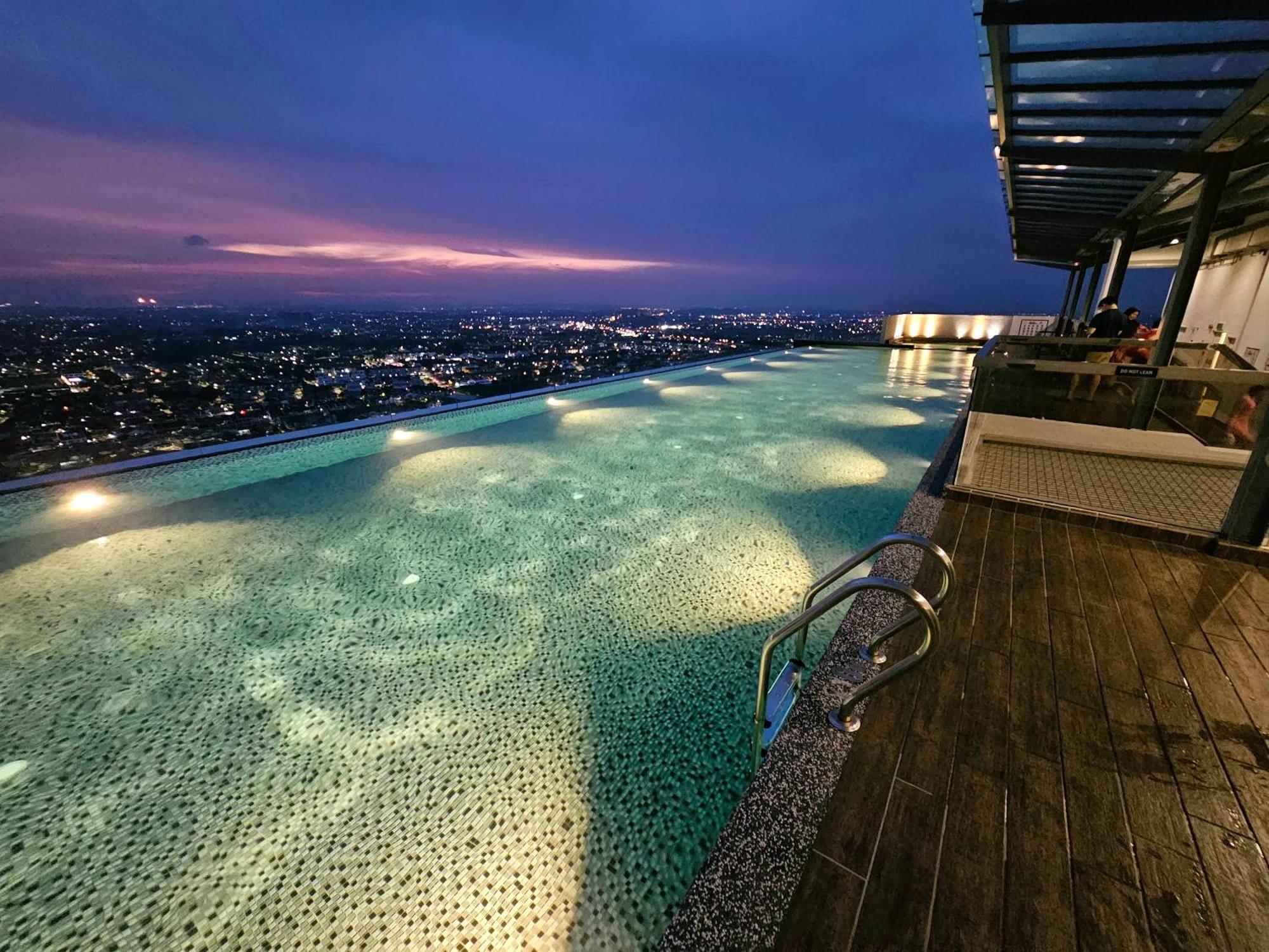 Quartz Paragon Suites Melaka By Ggm Buitenkant foto